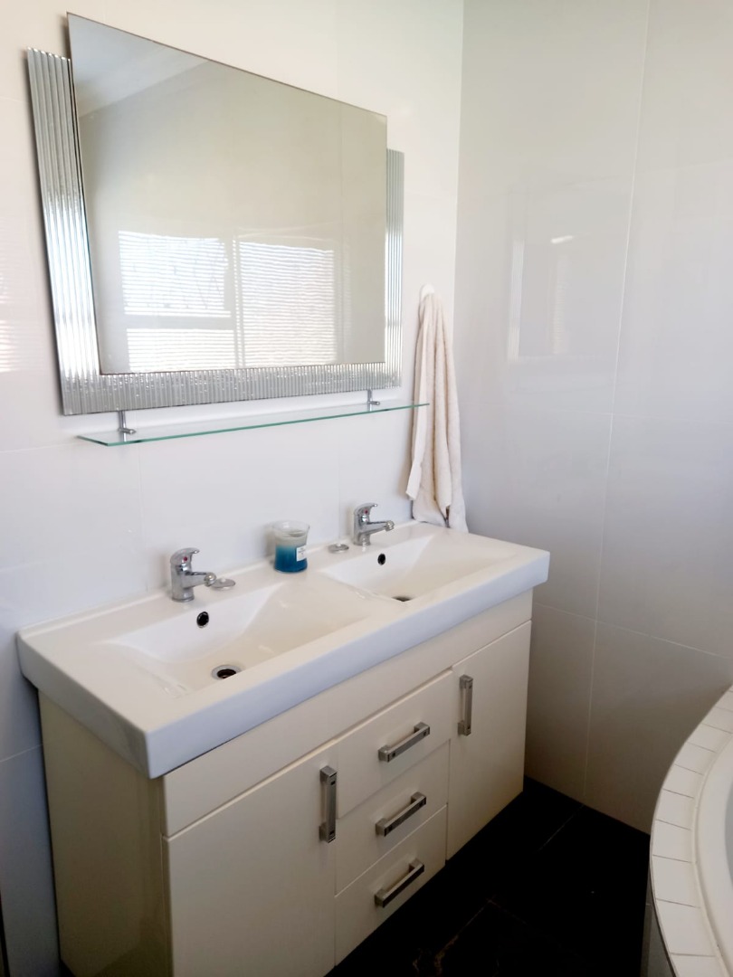 3 Bedroom House For Sale in Brymore RE/MAX™ of Southern Africa