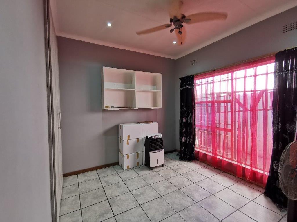 2 Bedroom Townhouse For Sale in Rustenburg Central RE/MAX™ of