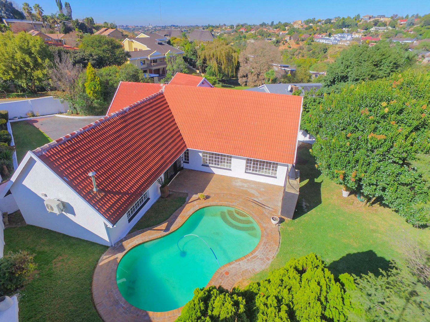 3 Bedroom House For Sale in Constantia Kloof RE/MAX™ of Southern Africa