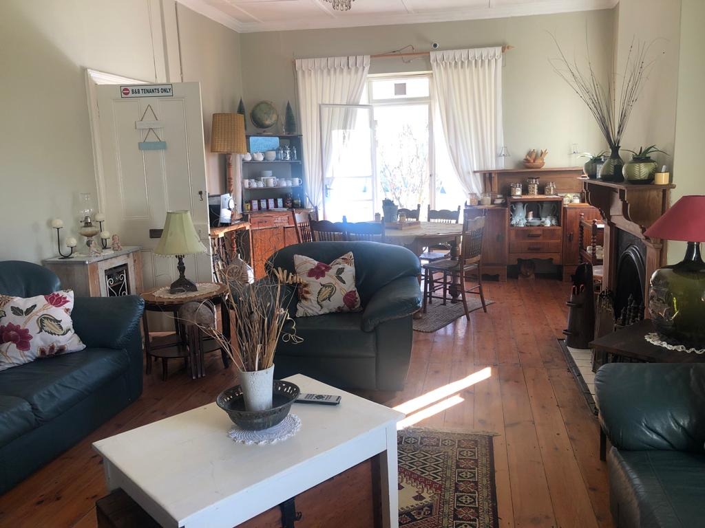 5 Bedroom House For Sale in Cathcart RE/MAX™ of Southern Africa