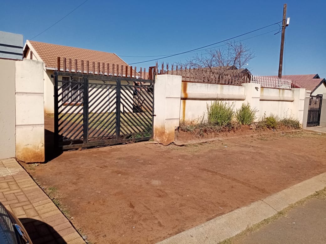 Property for sale in Dobsonville Ext 2 RE/MAX™ of Southern Africa