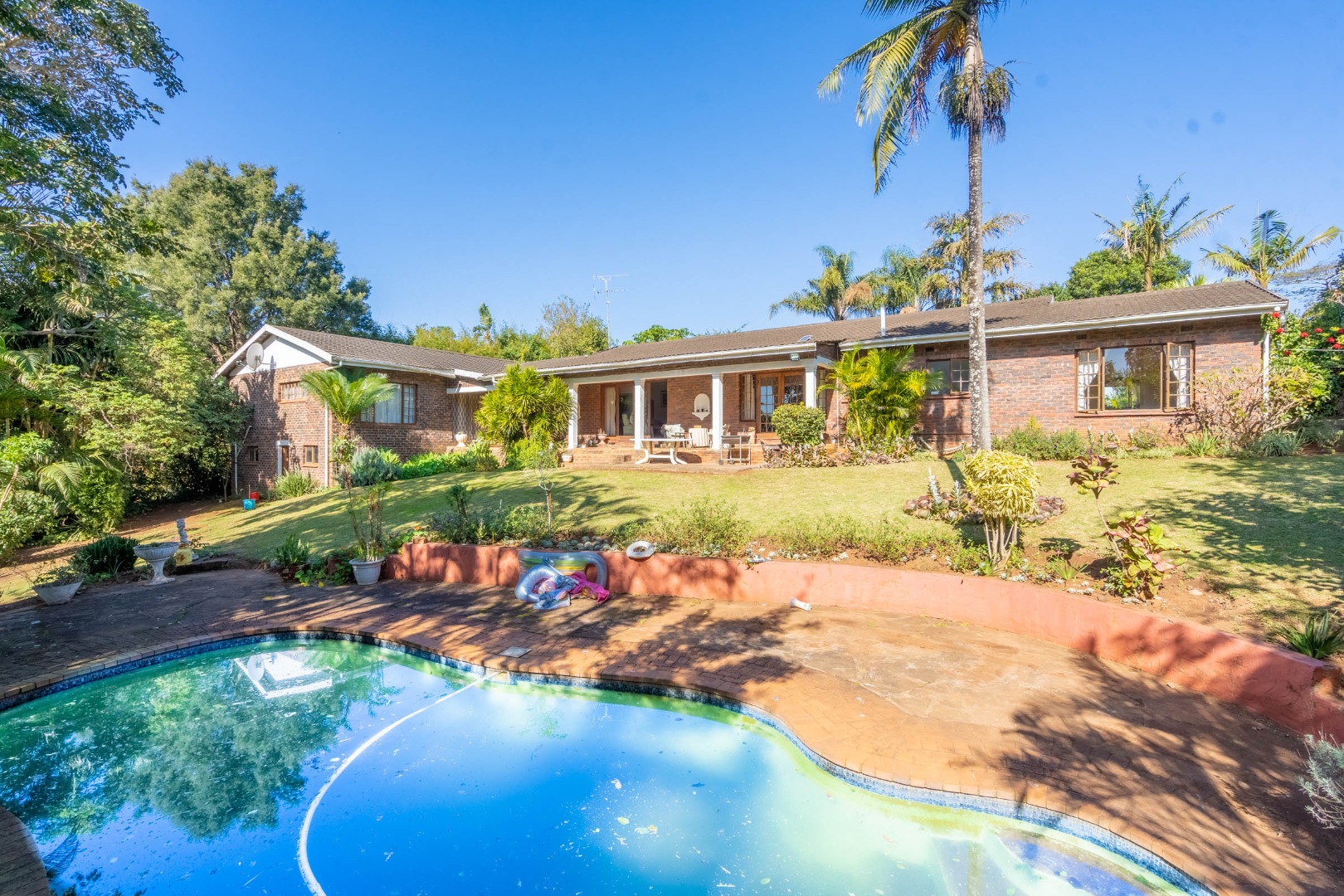 4 Bedroom House For Sale in Waterfall RE/MAX™ of Southern Africa