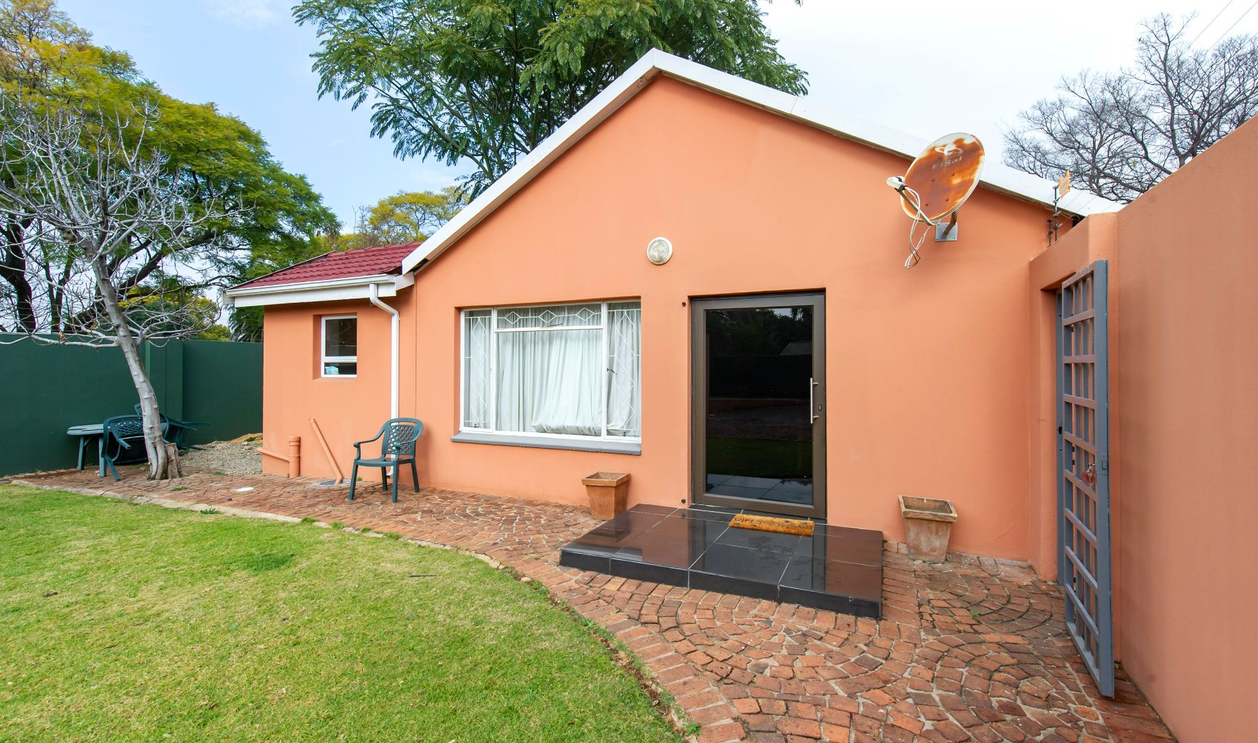 7 Bedroom House For Sale in Senderwood RE/MAX™ of Southern Africa