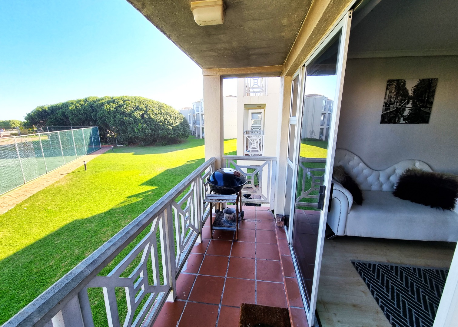 2 Bedroom Apartment / Flat For Sale in Hermanus Beach Club RE/MAX™ of