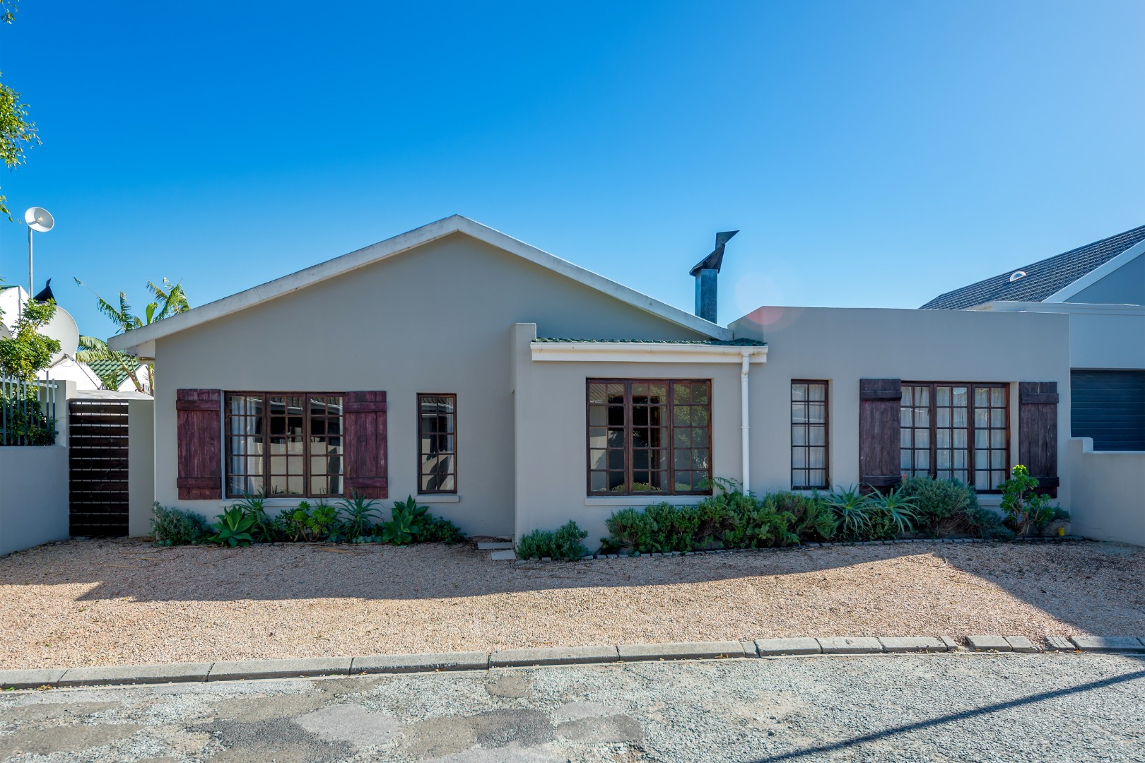 3 Bedroom House For Sale in King Park RE/MAX™ of Southern Africa