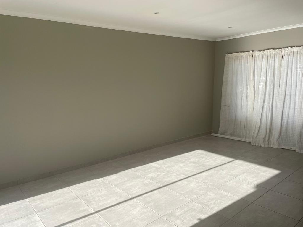 3 Bedroom House For Sale in King Park RE/MAX™ of Southern Africa