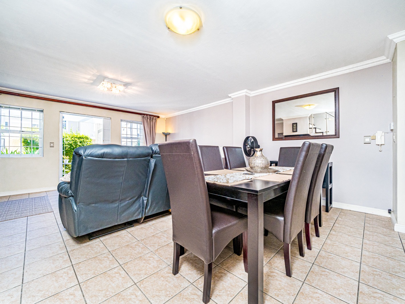 3 Bedroom Townhouse For Sale in Kenilworth RE/MAX™ of Southern Africa