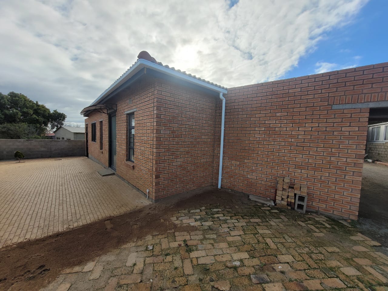 RE/MAX Property Associates