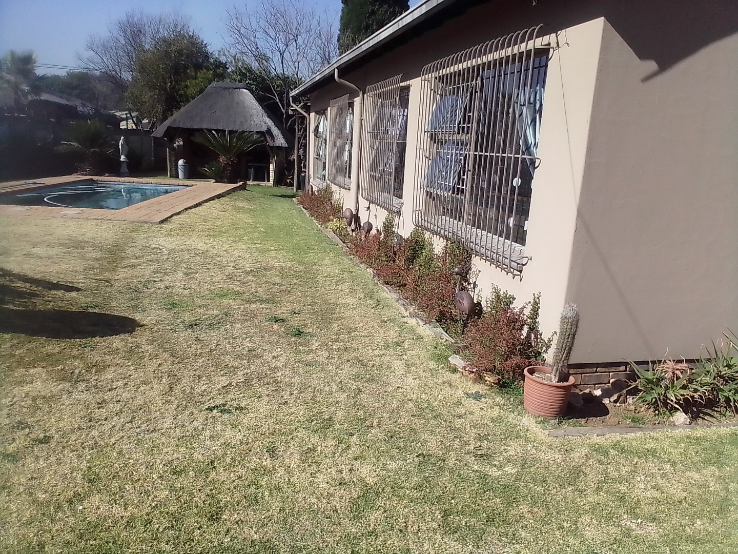 3 Bedroom House For Sale in Brackendowns RE/MAX™ of Southern Africa