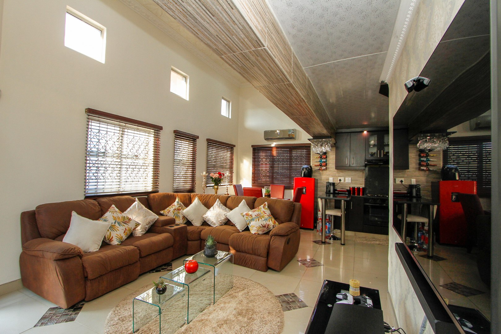 3 Bedroom House For Sale in Woodview RE/MAX™ of Southern Africa