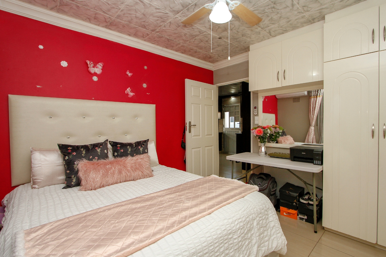 3 Bedroom House For Sale in Woodview RE/MAX™ of Southern Africa