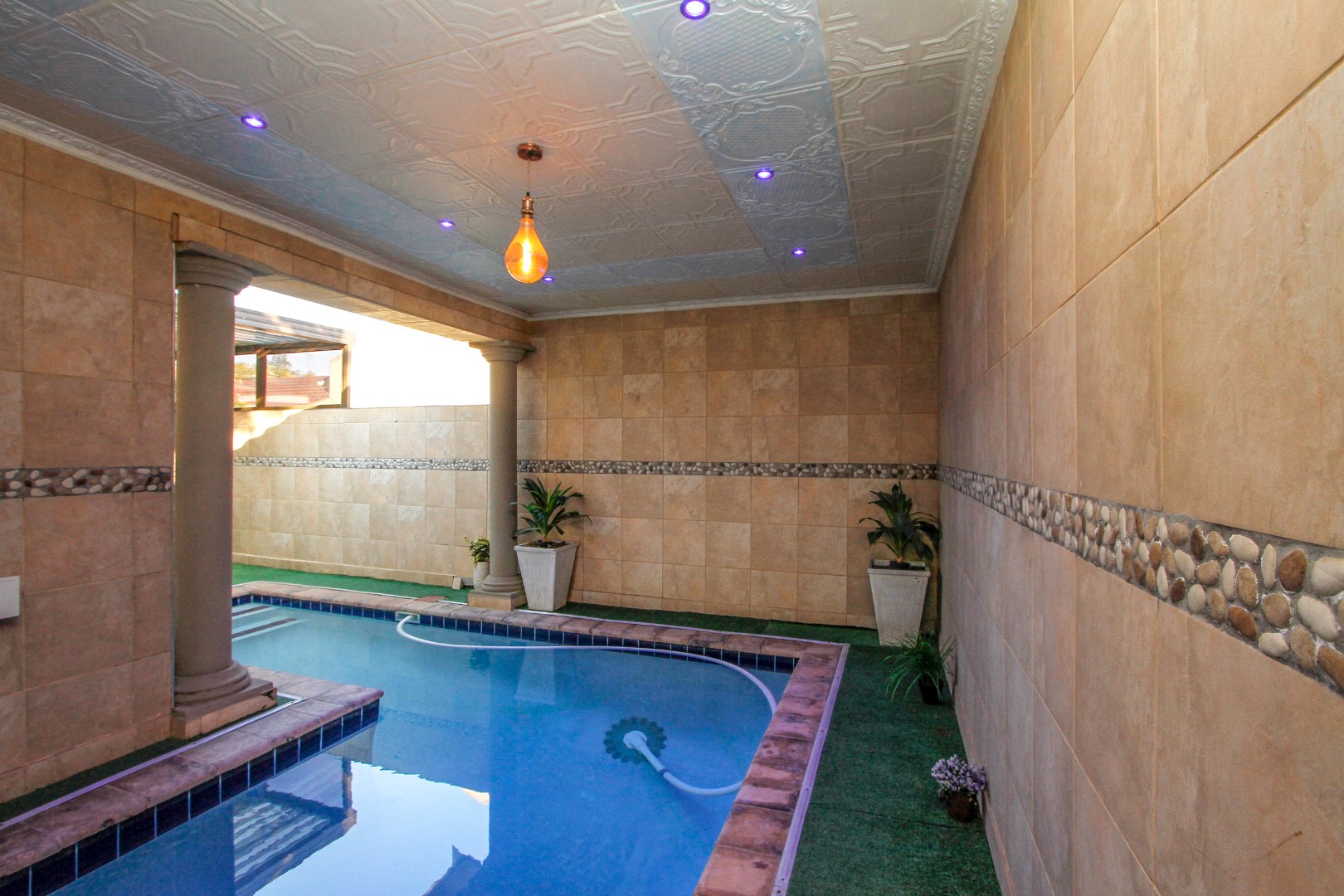 3 Bedroom House For Sale in Woodview RE/MAX™ of Southern Africa