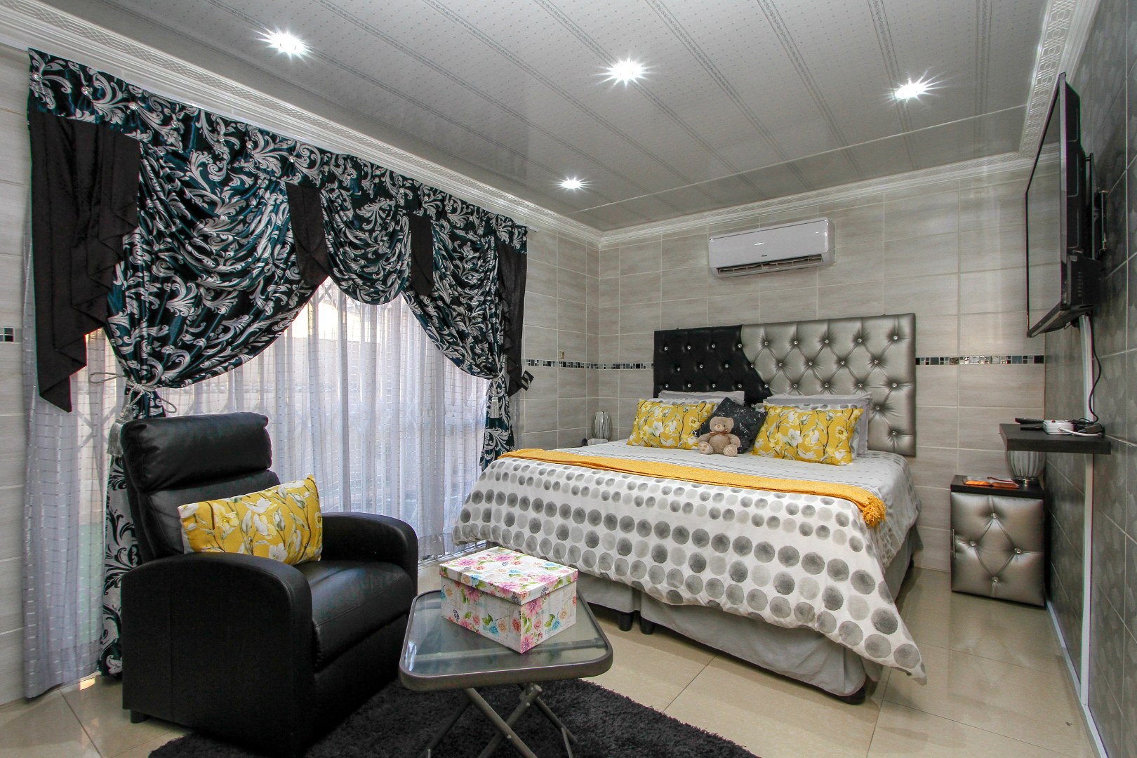 3 Bedroom House For Sale in Woodview RE/MAX™ of Southern Africa