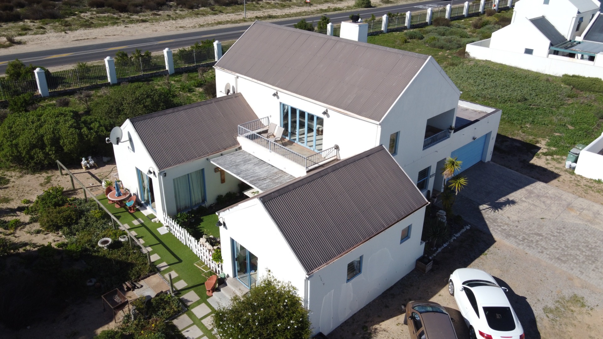 5 Bedroom House For Sale in Blue Lagoon RE/MAX™ of Southern Africa
