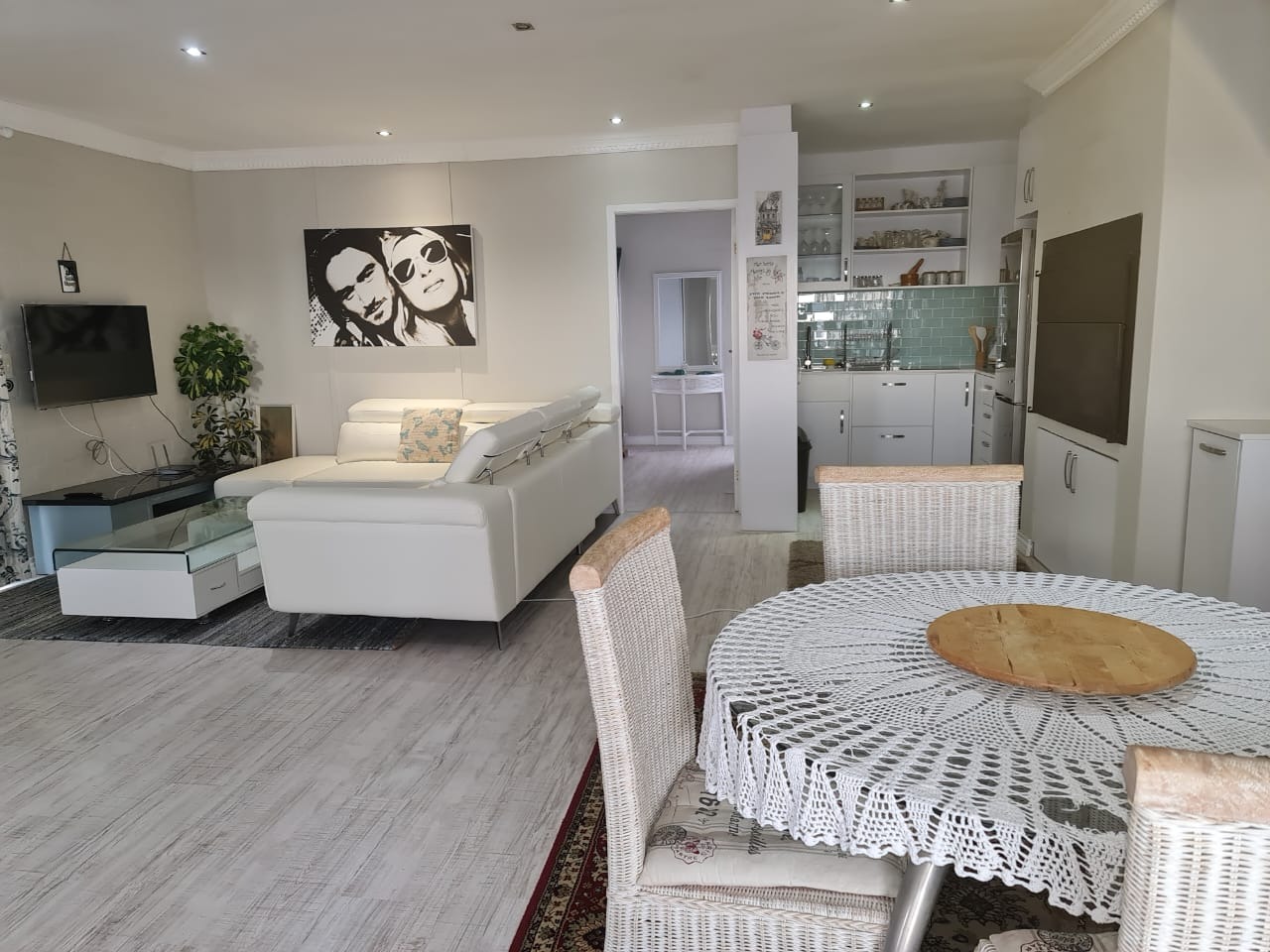 5 Bedroom House For Sale in Blue Lagoon RE/MAX™ of Southern Africa