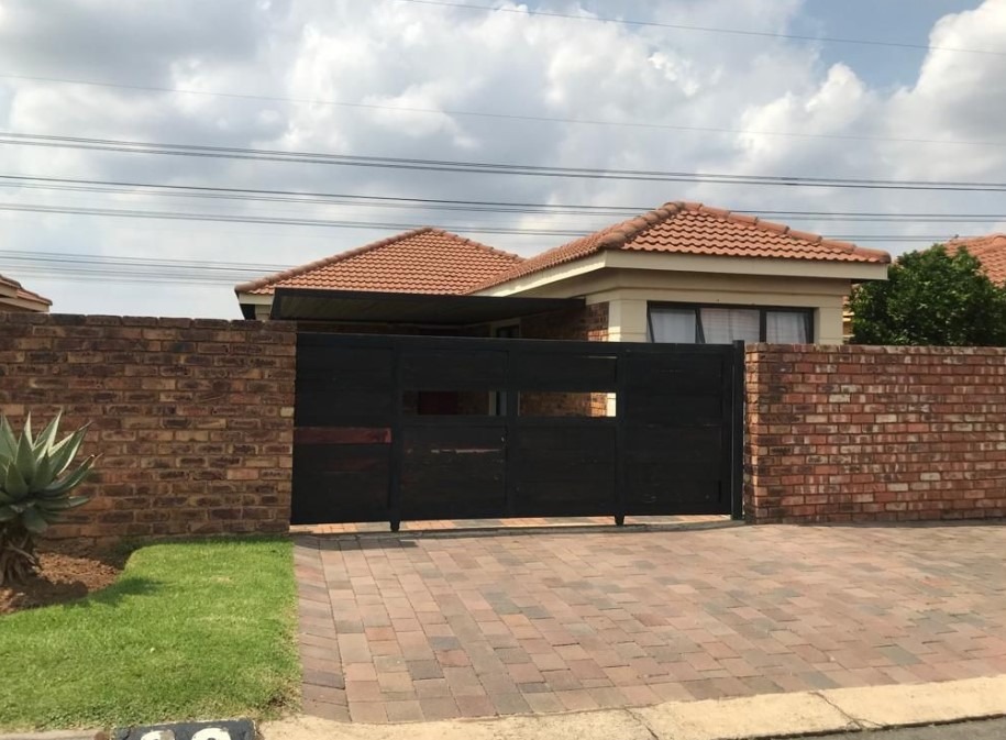 Property and houses for sale in Southdowns Estate, Alberton RE/MAX