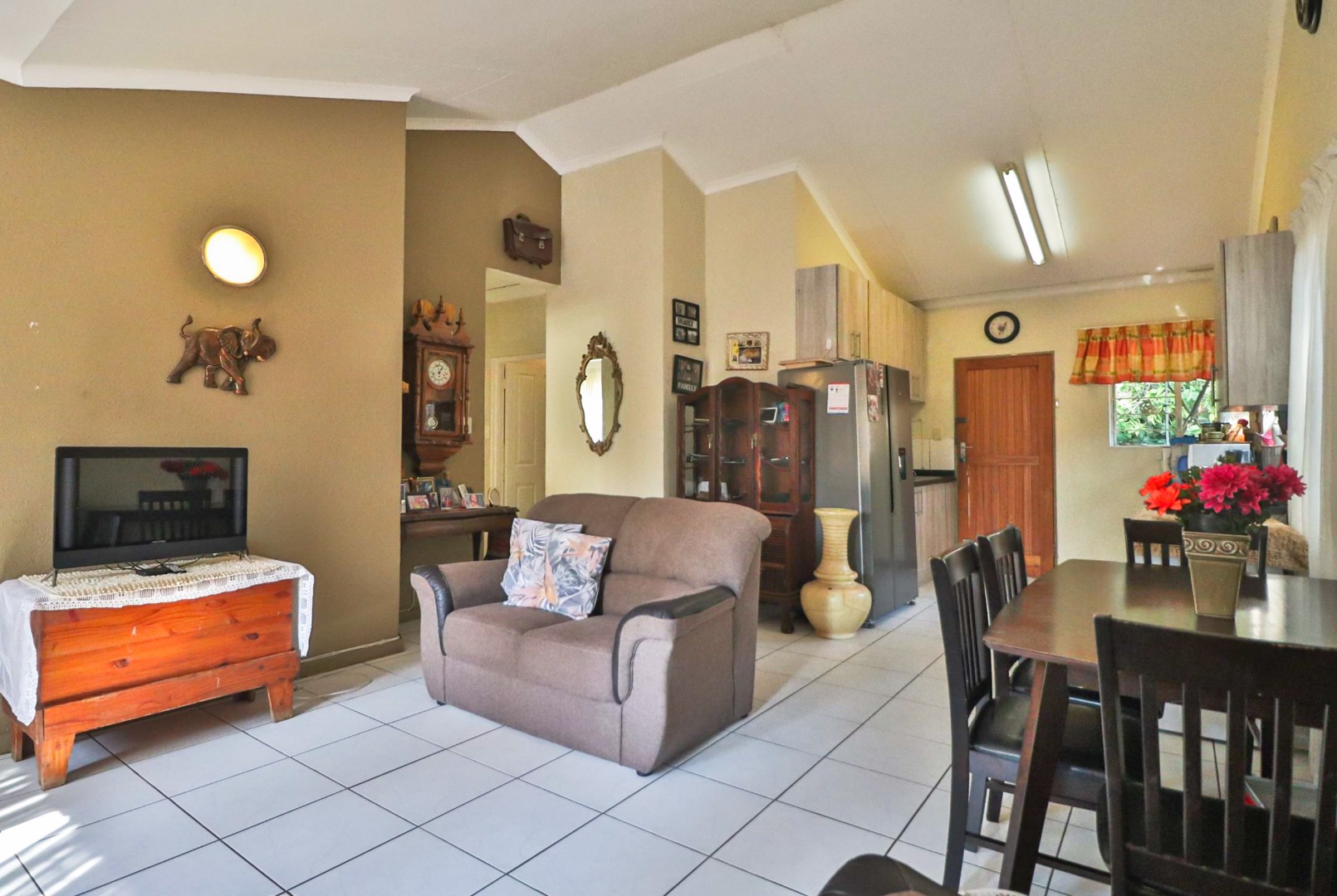 2 Bedroom House For Sale In West Acres Ext 13 RE MAX Of Southern Africa