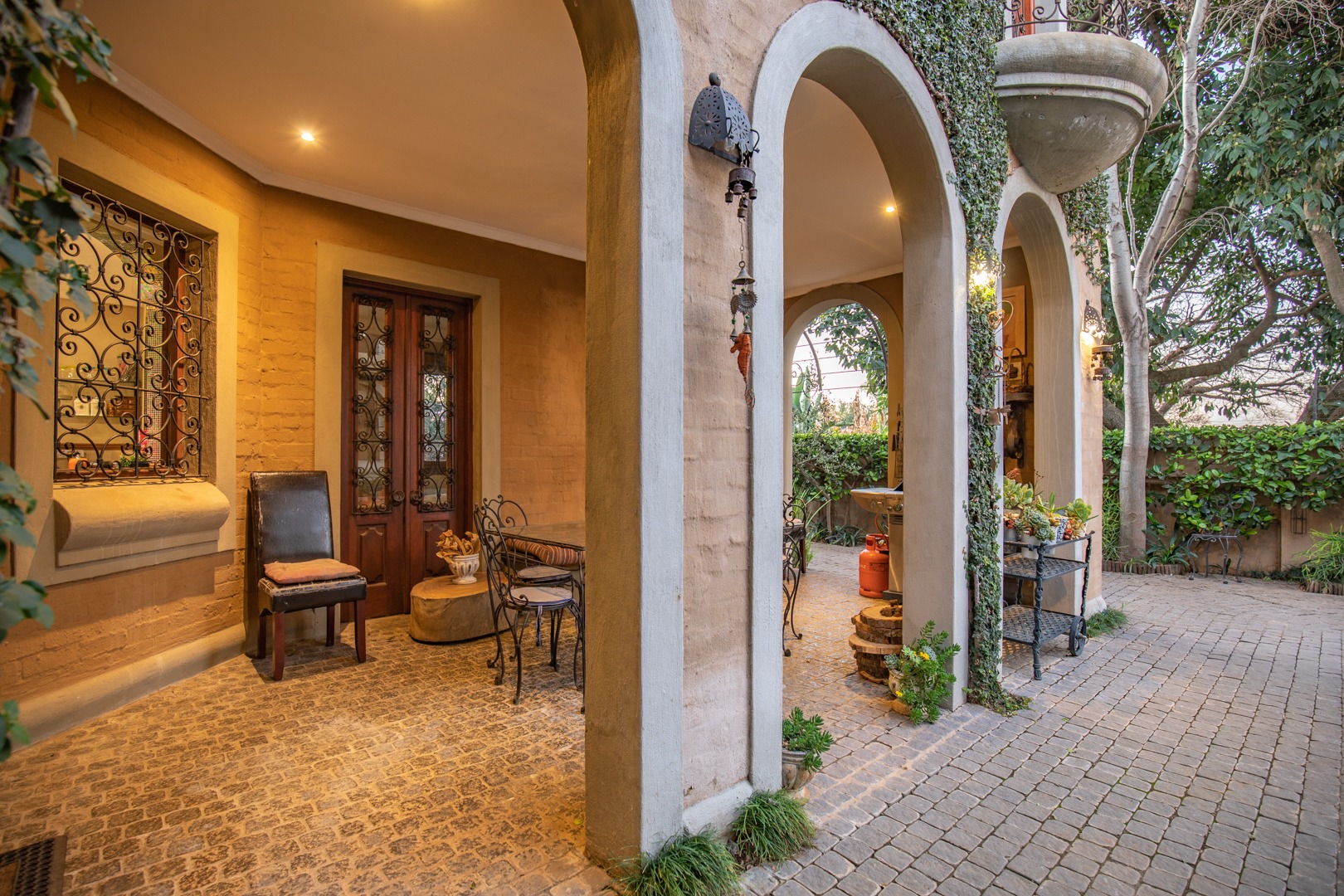 8 Bedroom House For Sale in Groenkloof RE/MAX™ of Southern Africa