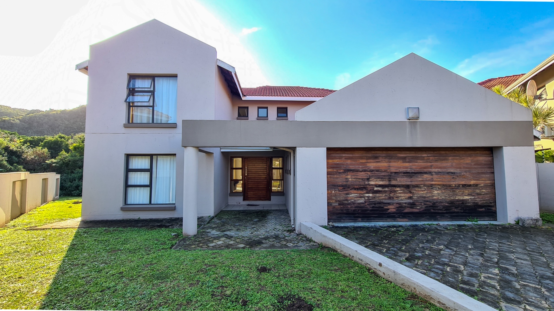 3 Bedroom Townhouse For Sale in Gonubie RE/MAX™ of Southern Africa