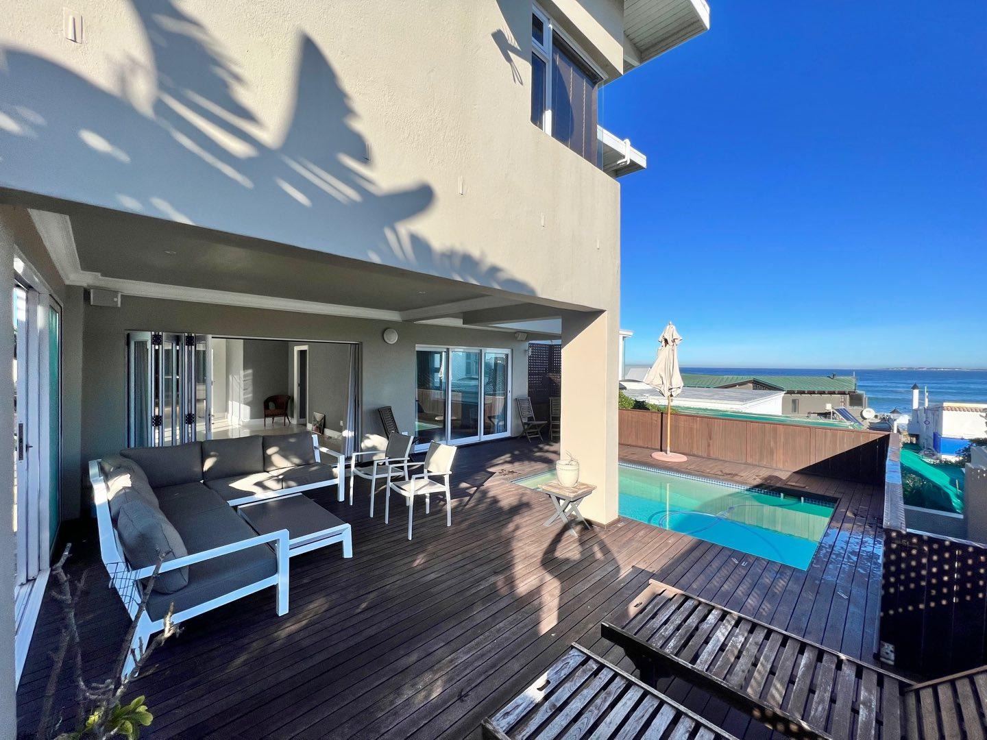 4 Bedroom House For Sale in Bloubergstrand RE/MAX™ of Southern Africa