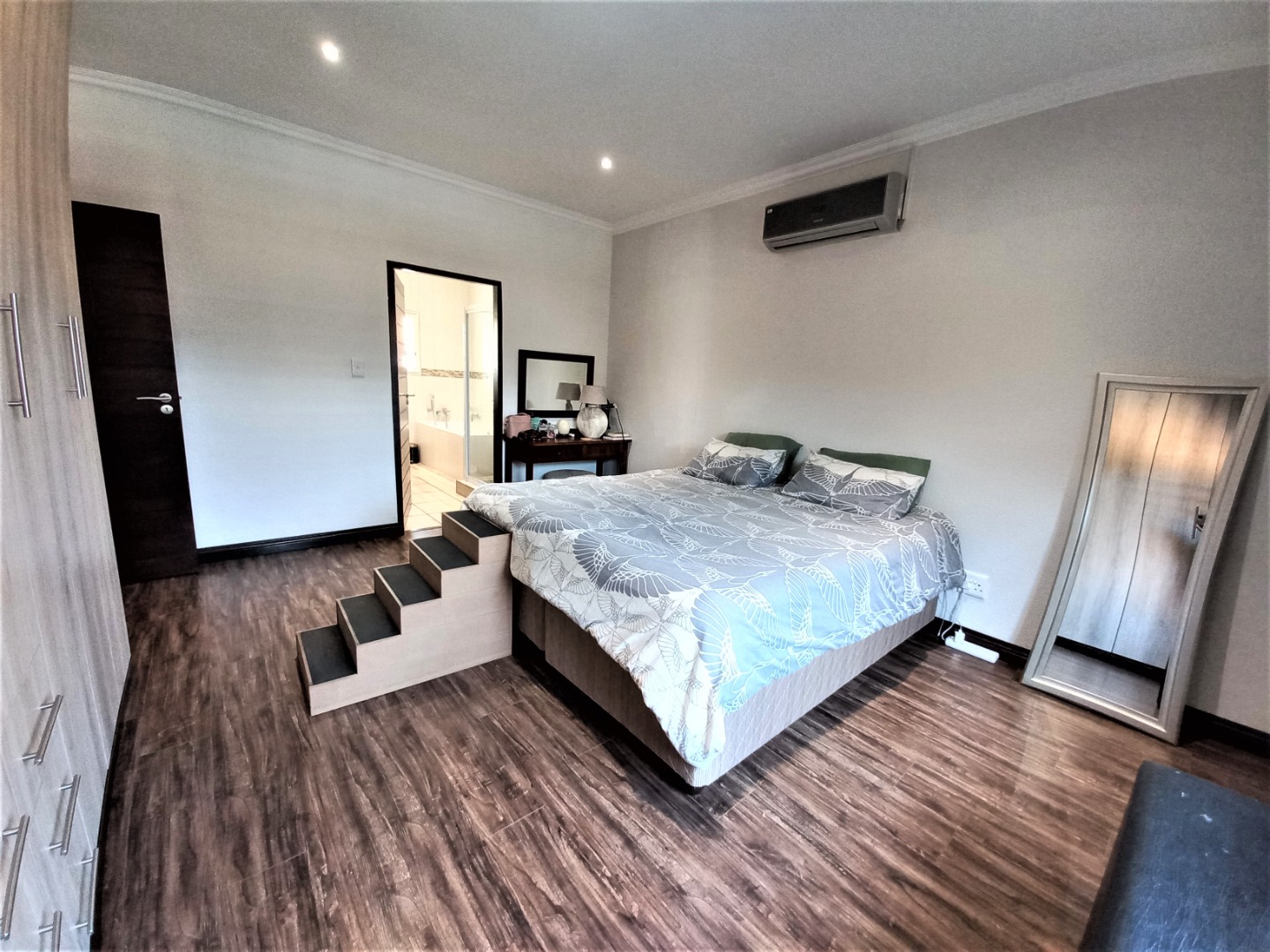 3 Bedroom Townhouse For Sale in New Market RE/MAX™ of Southern Africa