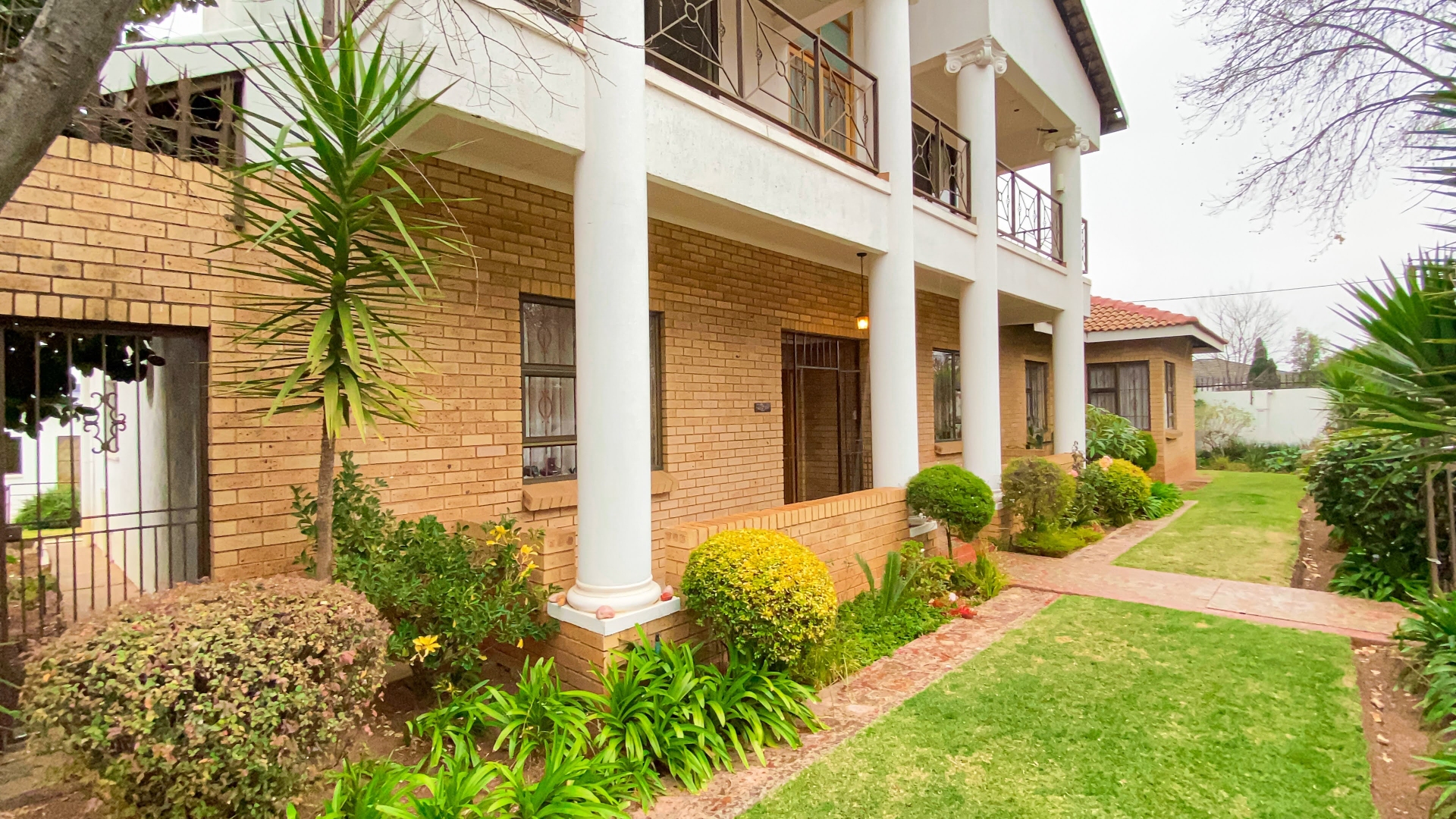 6 Bedroom House For Sale in Mayfair West RE/MAX™ of Southern Africa