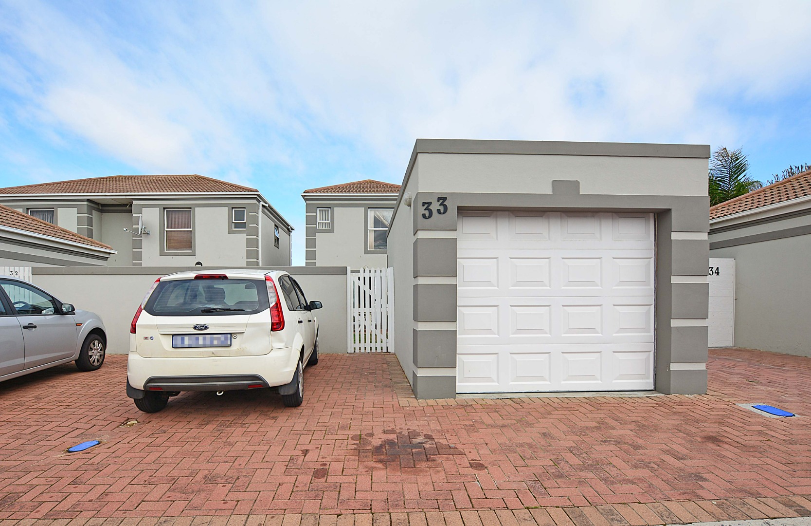 3 Bedroom Townhouse For Sale in Parklands RE/MAX™ of Southern Africa