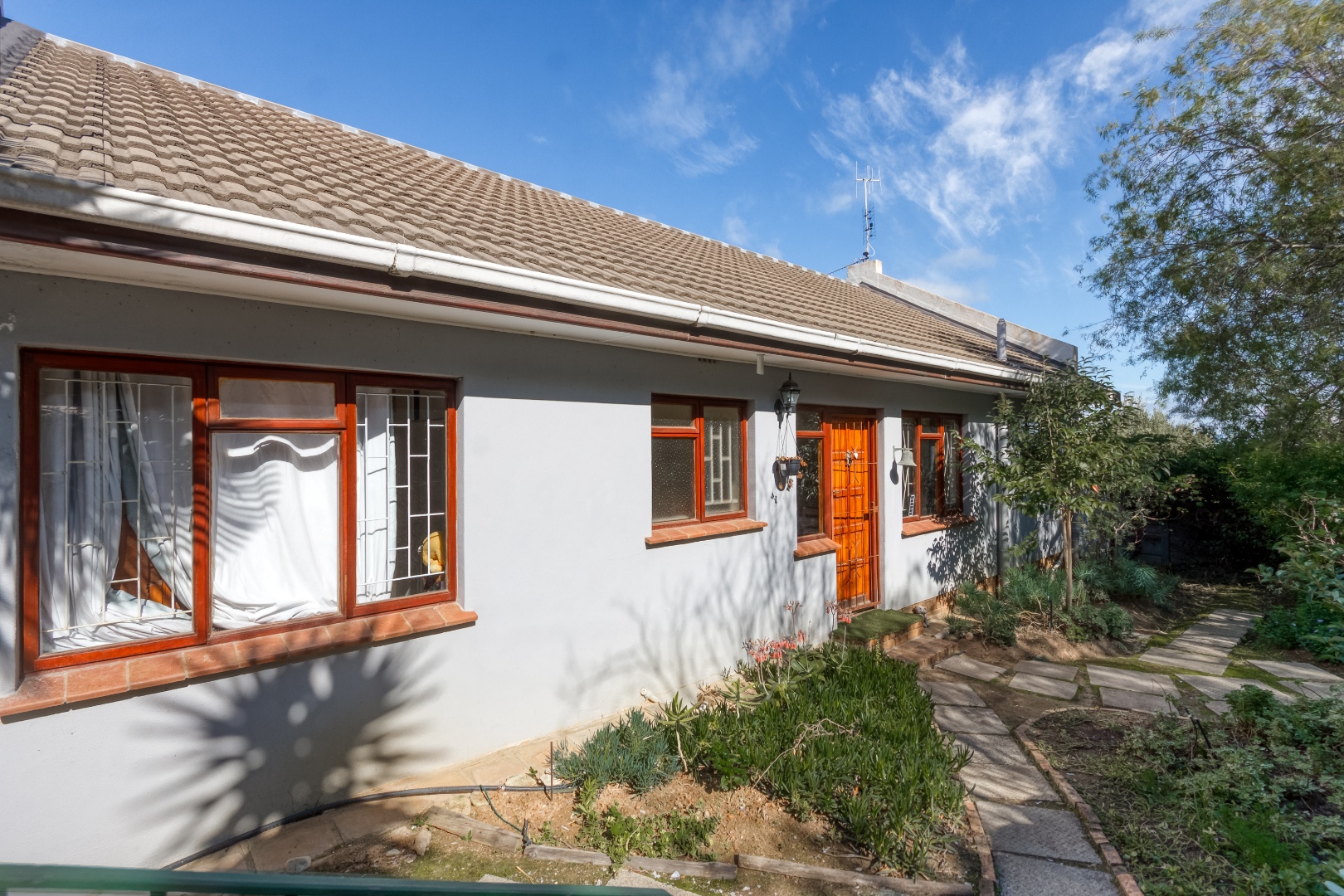 3 Bedroom House For Sale in Heldervue RE/MAX™ of Southern Africa
