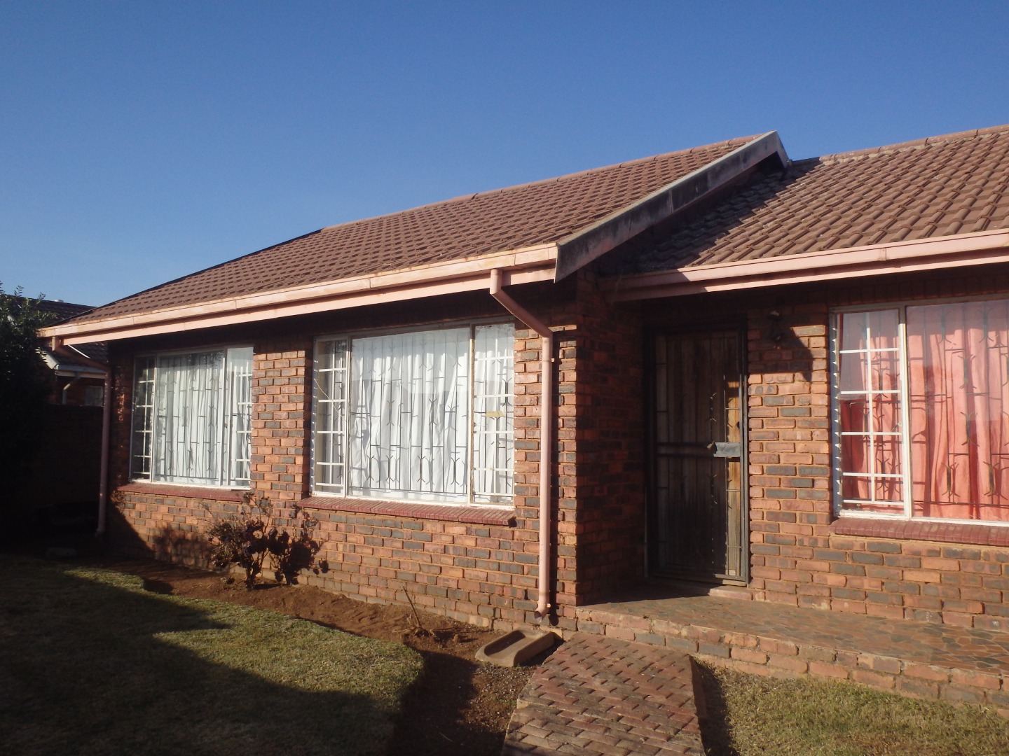 3 Bedroom House For Sale in Ennerdale RE/MAX™ of Southern Africa