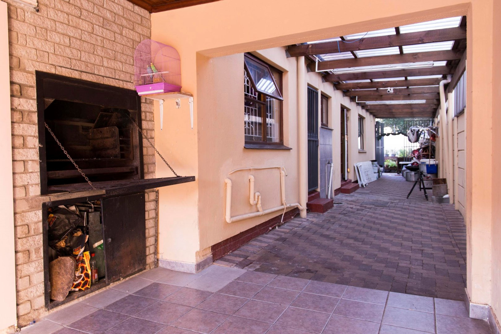 5 Bedroom House For Sale in Rylands RE/MAX™ of Southern Africa