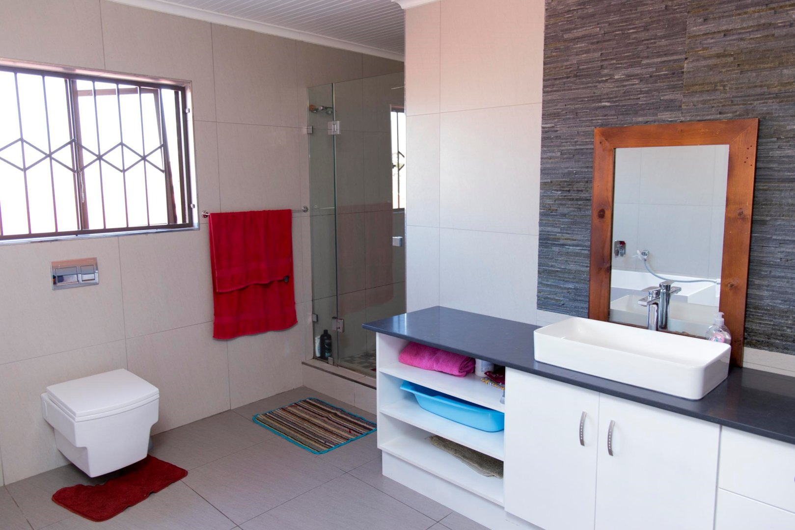 5 Bedroom House For Sale in Rylands RE/MAX™ of Southern Africa