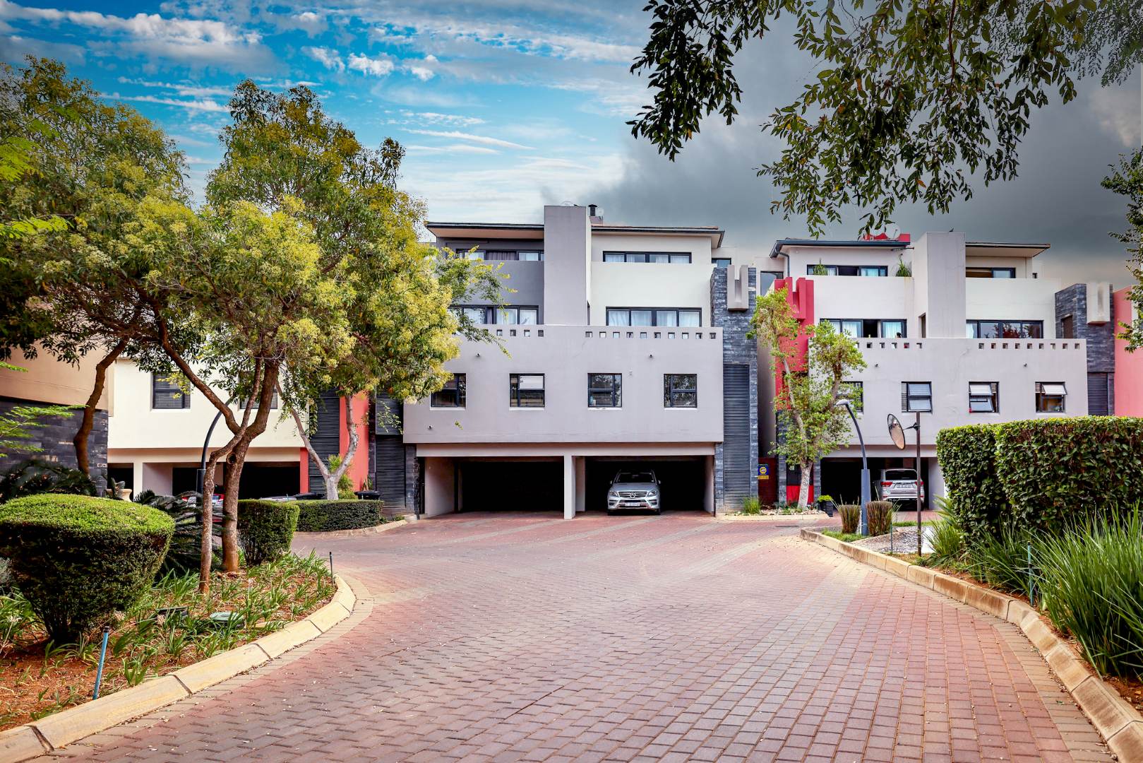 3 Bedroom Townhouse For Sale in Lombardy Estate RE/MAX™ of Southern