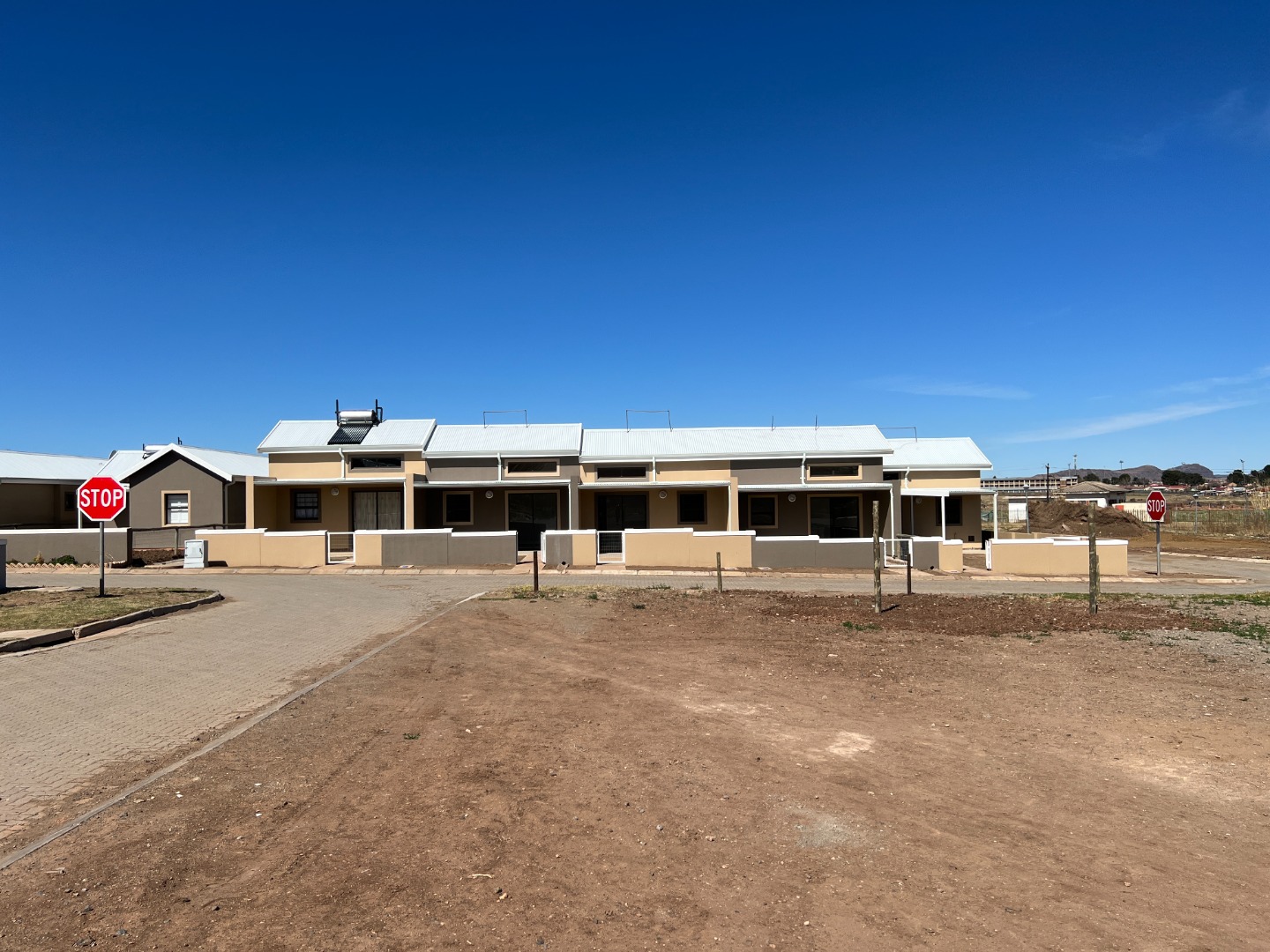 2 Bedroom House For Sale in Westbourne RE/MAX™ of Southern Africa