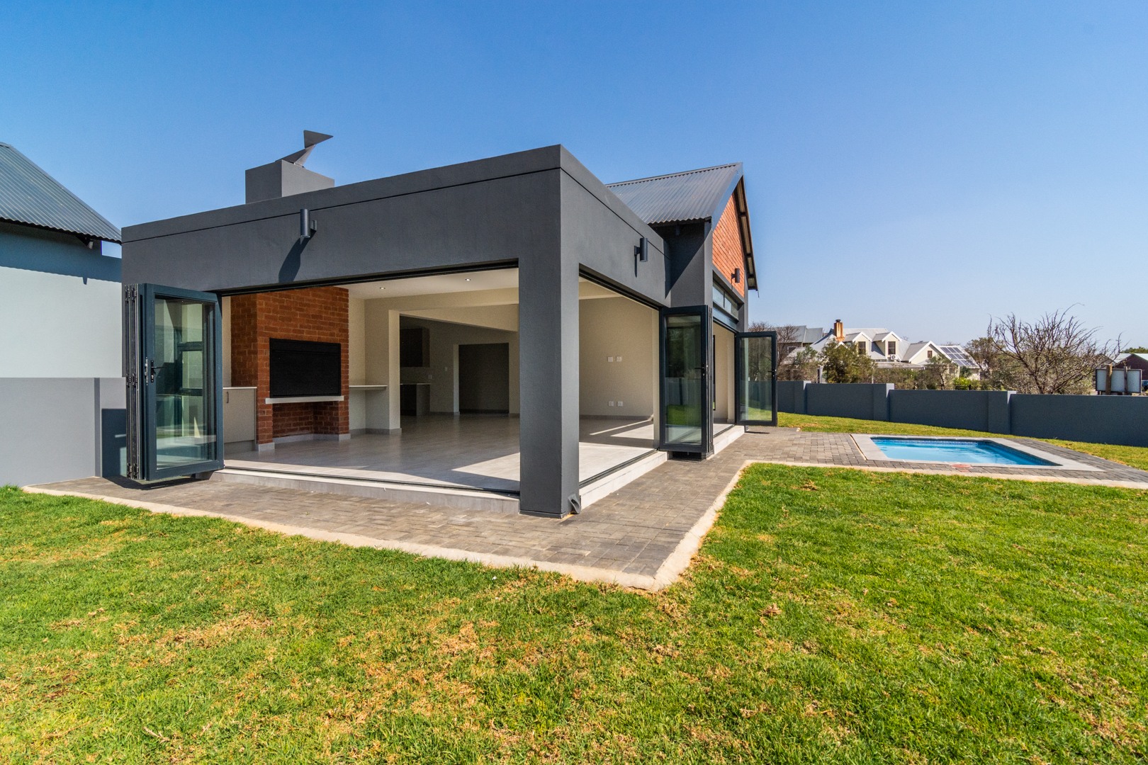 4 Bedroom House For Sale in The Coves RE/MAX™ of Southern Africa