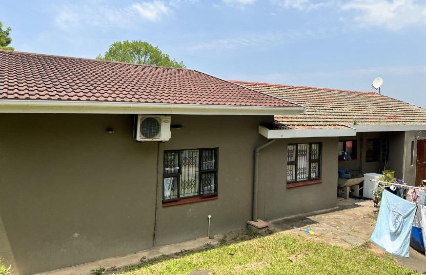 3.5 Bedroom House For Sale in Yellowwood Park RE/MAX™ of Southern Africa