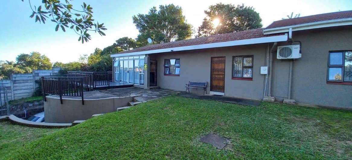 3.5 Bedroom House For Sale in Yellowwood Park RE/MAX™ of Southern Africa