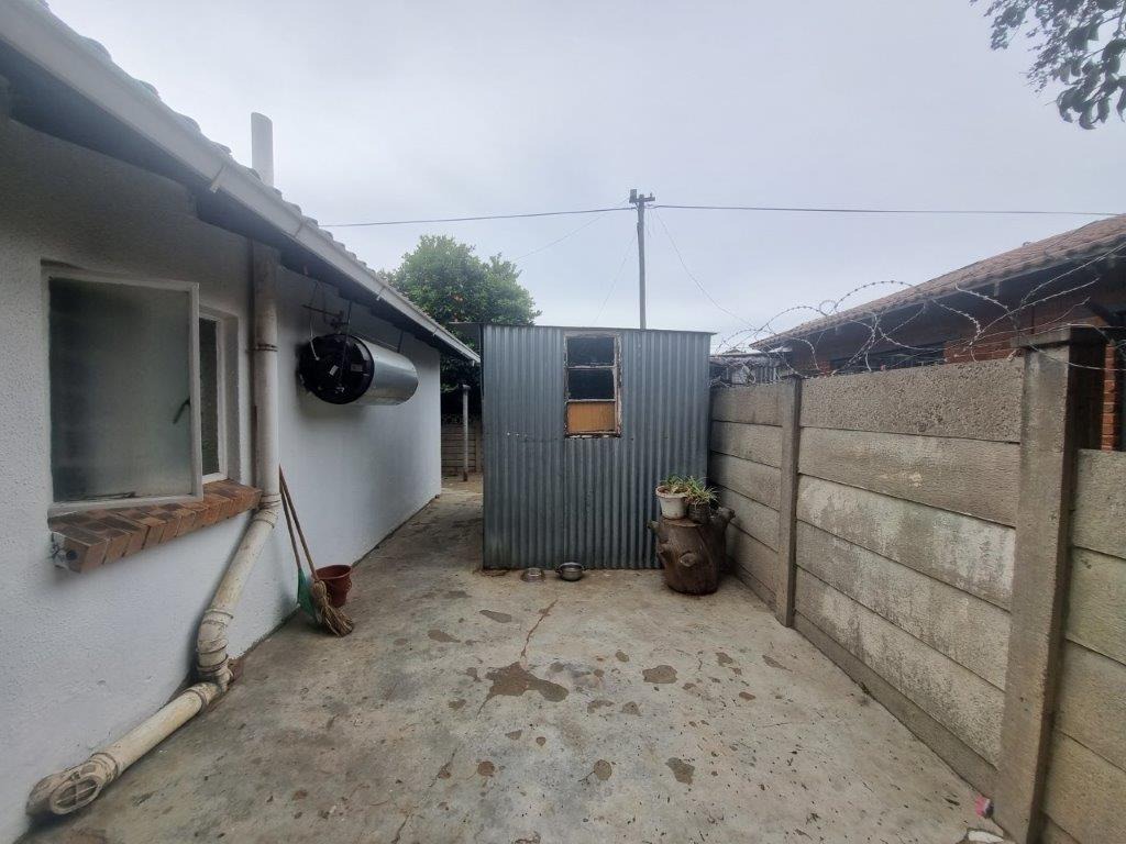 2 Bedroom House For Sale in Heidedal RE/MAX™ of Southern Africa