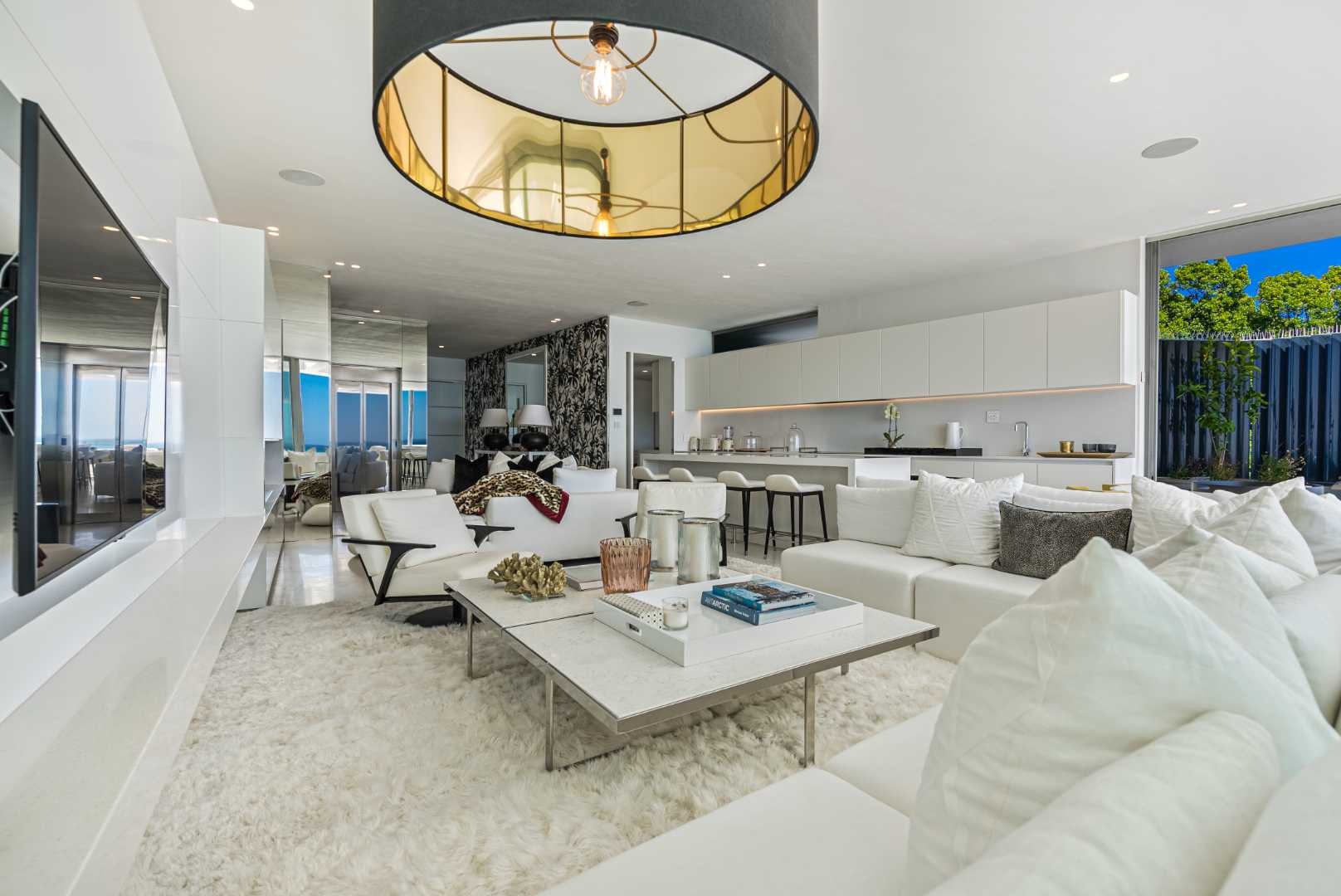 6 Bedroom House For Sale in Bantry Bay RE/MAX™ of Southern Africa