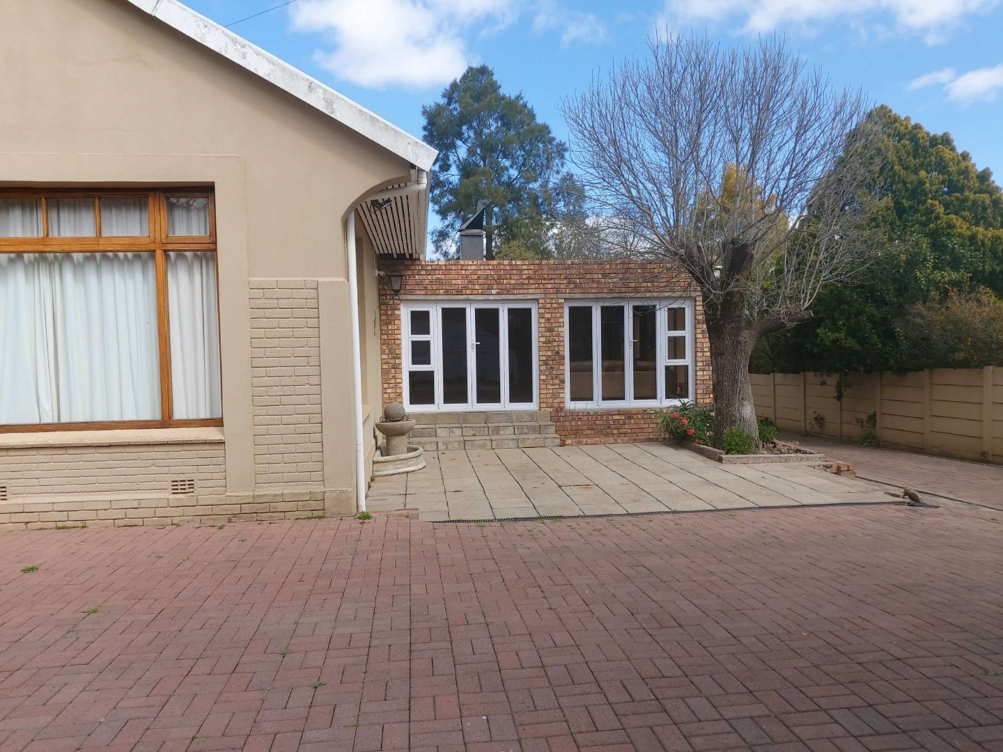 8 Bedroom House For Sale in Balmoral RE/MAX™ of Southern Africa