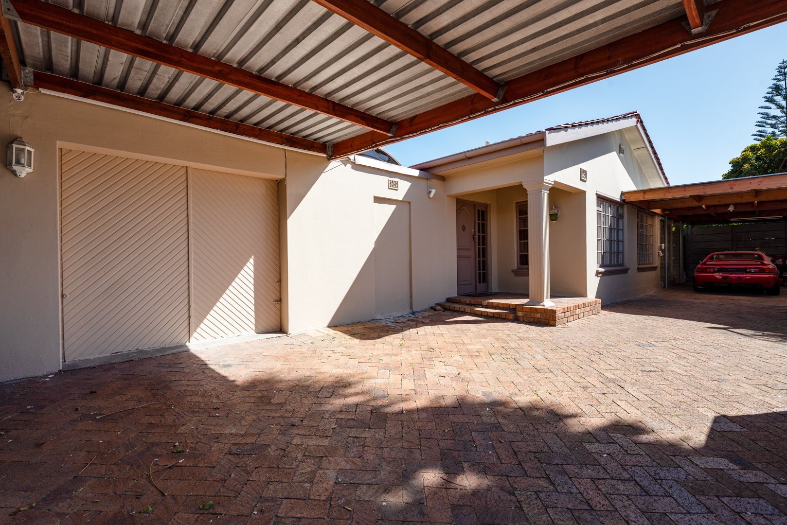 3 Bedroom House For Sale in Ottery RE/MAX™ of Southern Africa