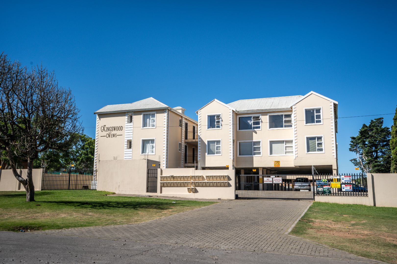 2 Bedroom Apartment / Flat To Rent in Kingswood RE/MAX™ of Southern