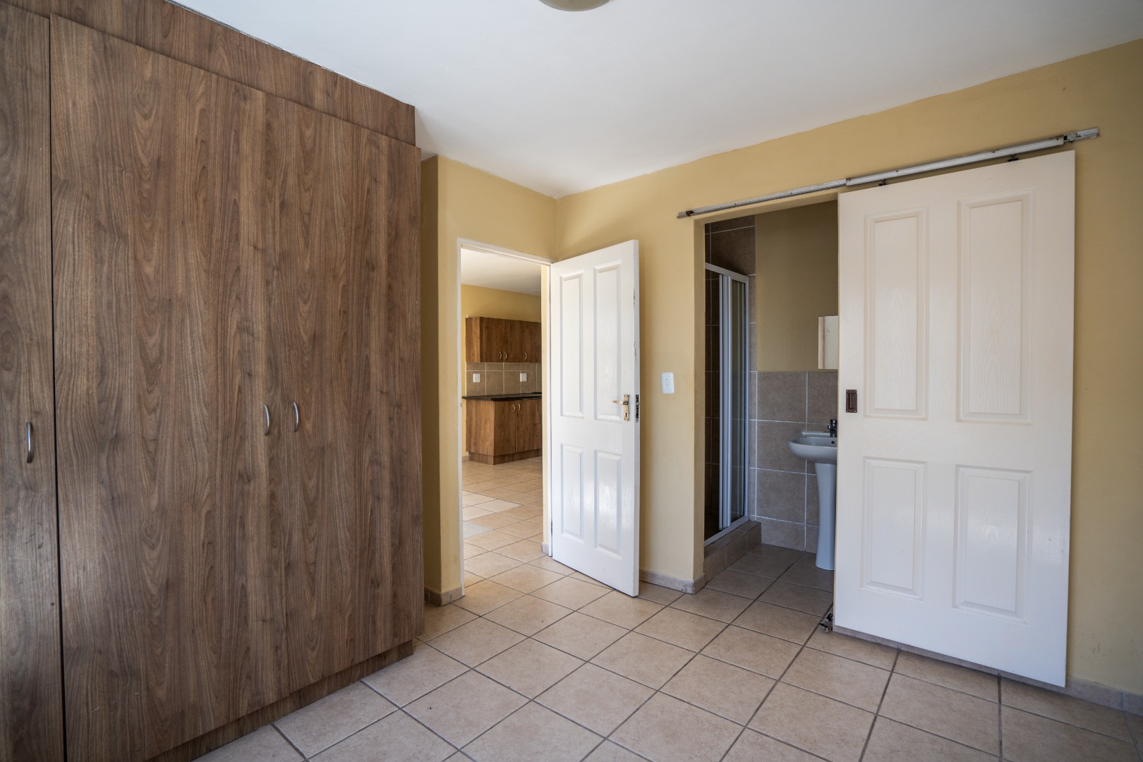 2 Bedroom Apartment / Flat To Rent in Kingswood RE/MAX™ of Southern