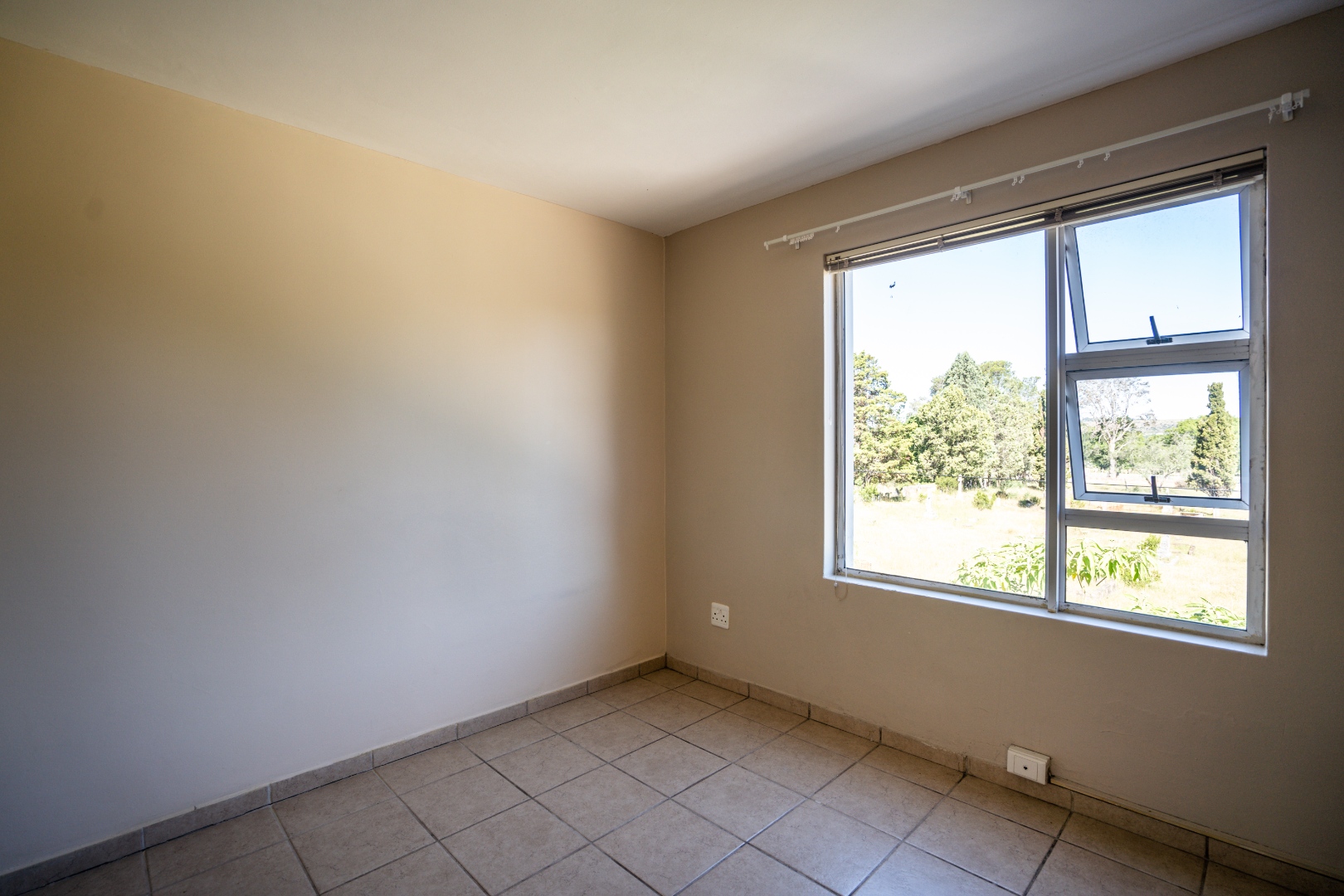 2 Bedroom Apartment / Flat To Rent in Kingswood RE/MAX™ of Southern
