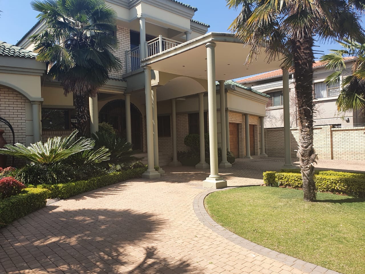 4 Bedroom House For Sale in Van Der Hoff Park RE/MAX™ of Southern Africa