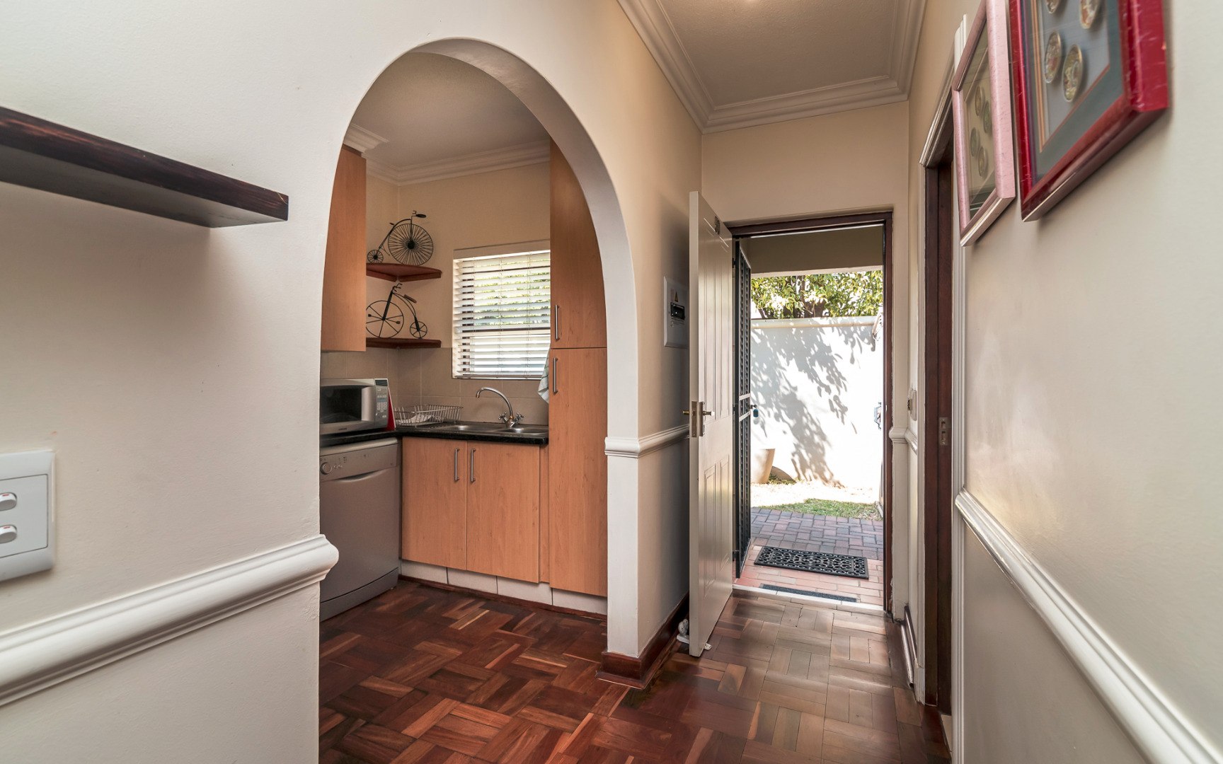 2 Bedroom Townhouse For Sale in Douglasdale RE/MAX™ of Southern Africa