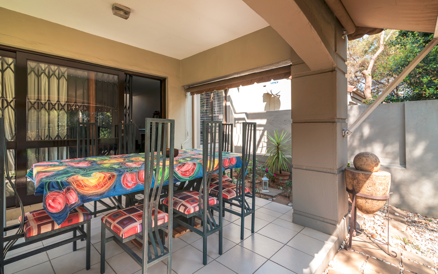 2 Bedroom Townhouse For Sale in Douglasdale RE/MAX™ of Southern Africa