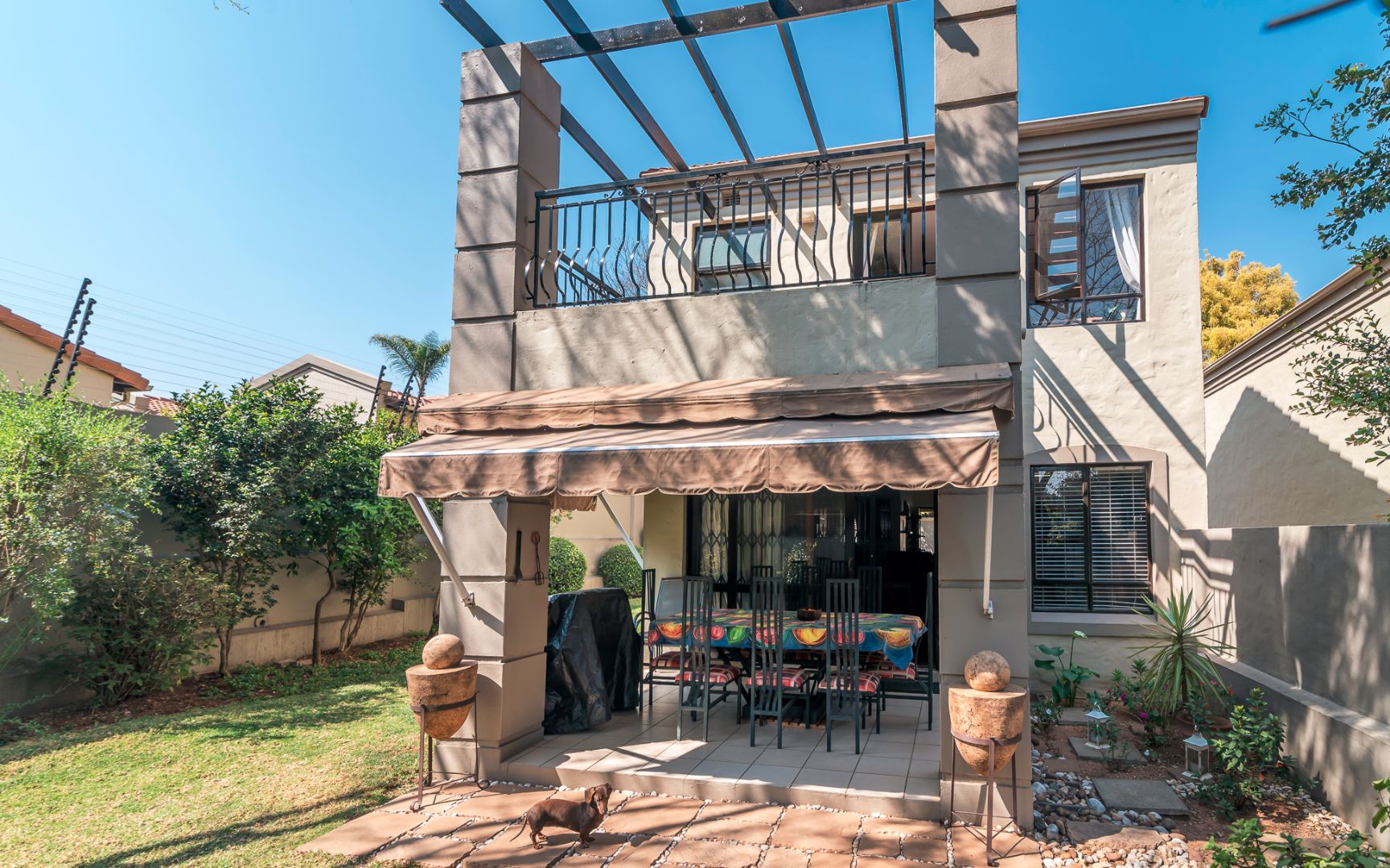 2 Bedroom Townhouse For Sale in Douglasdale RE/MAX™ of Southern Africa