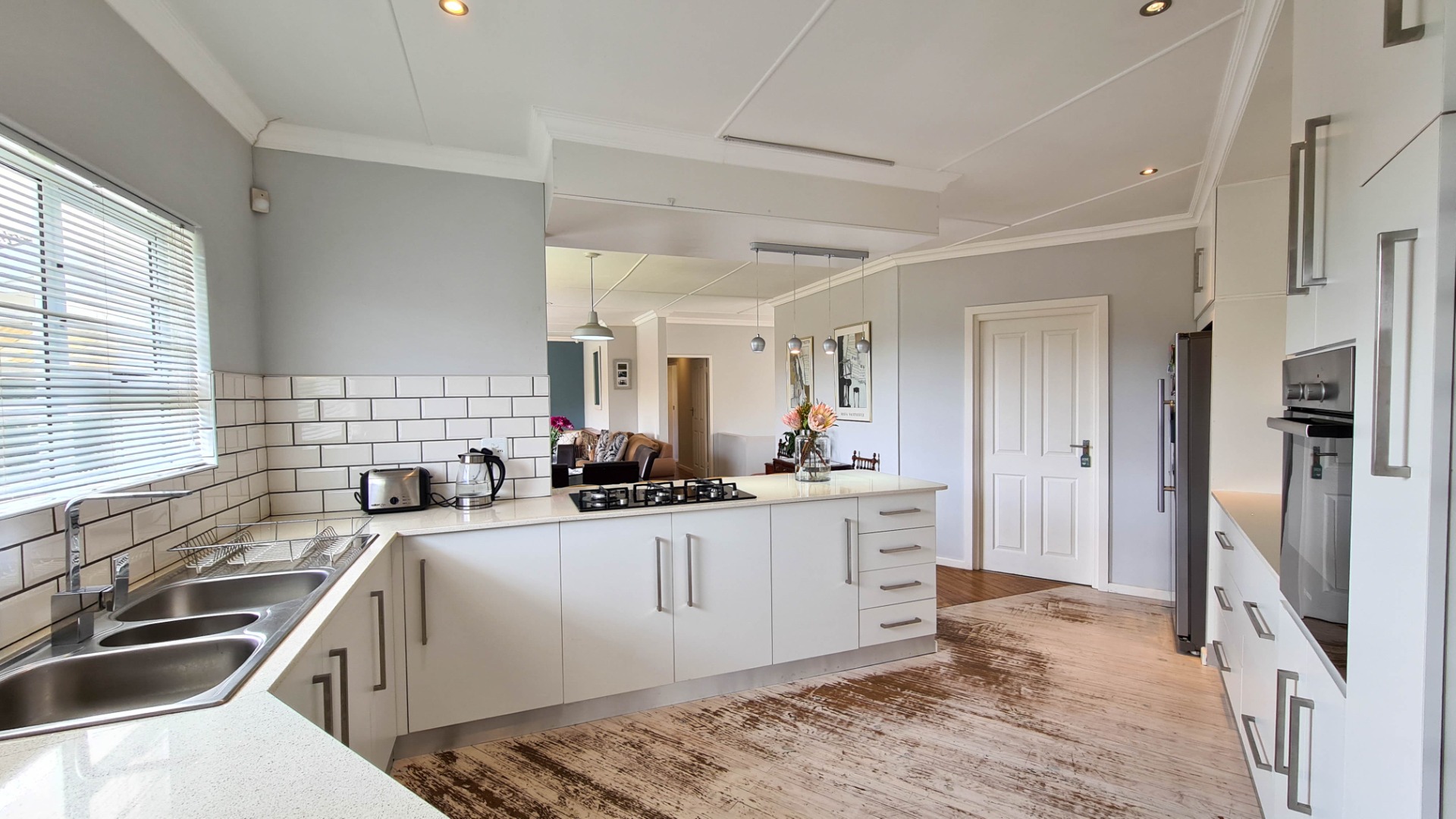 4 Bedroom House For Sale in Bonnie Doon RE/MAX™ of Southern Africa