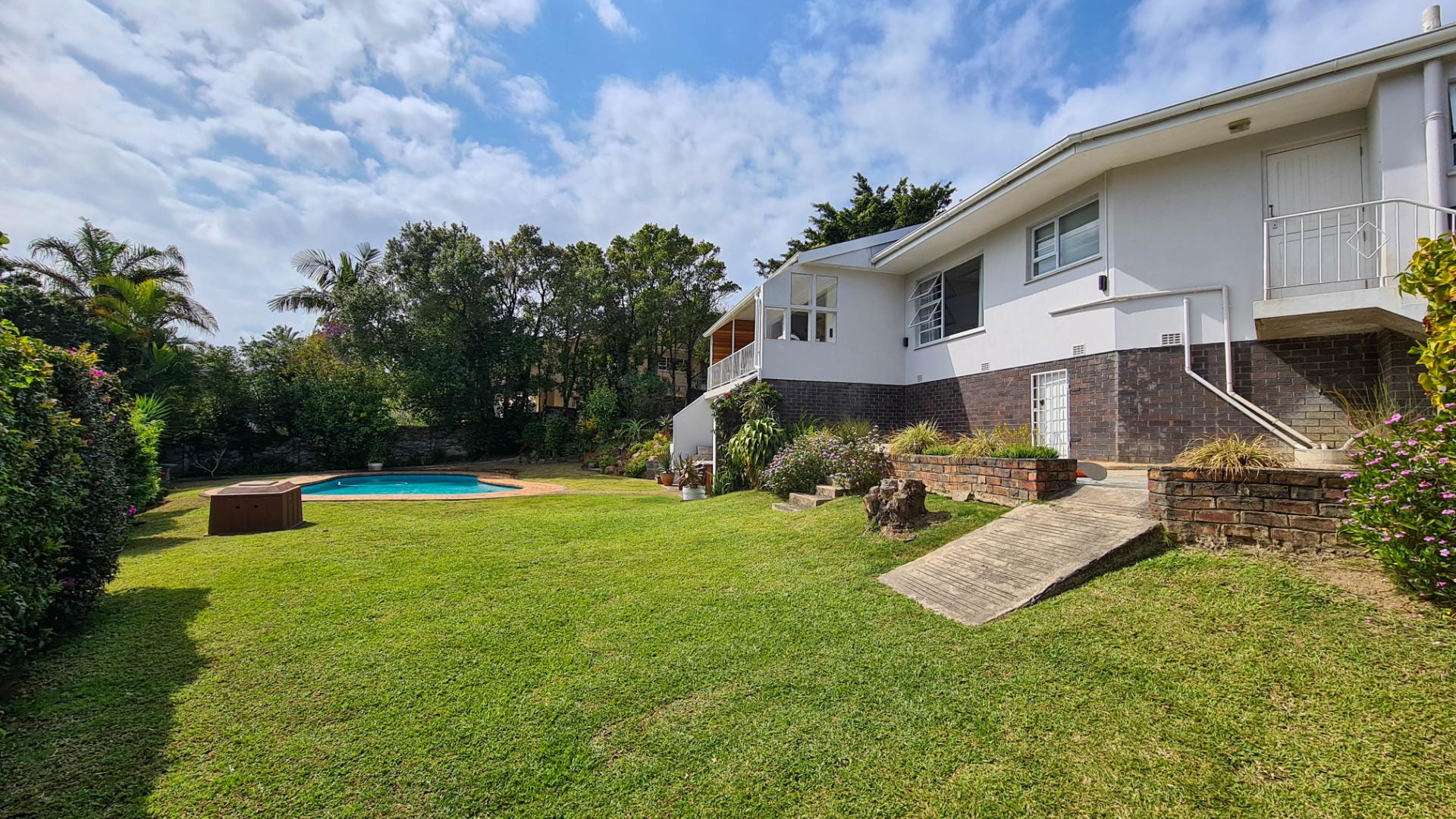 4 Bedroom House For Sale in Bonnie Doon RE/MAX™ of Southern Africa