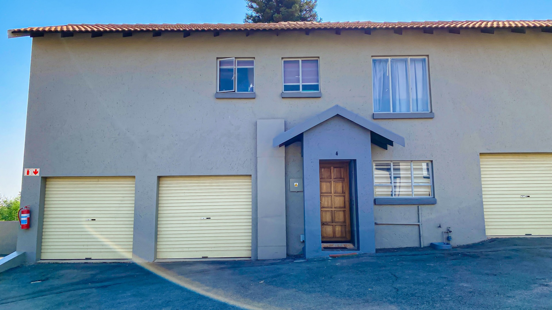 3 Bedroom Townhouse For Sale in Fairland RE/MAX™ of Southern Africa
